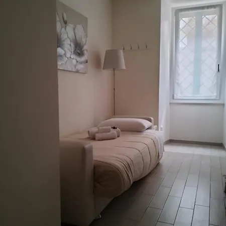 La Casa Di Ludovica All'appio Latino Apartment Rome