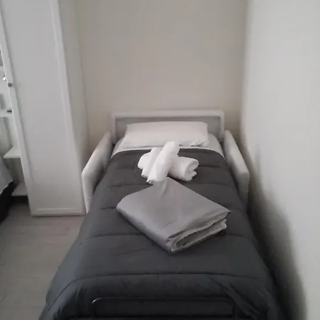 La Casa Di Ludovica All'appio Latino Apartment