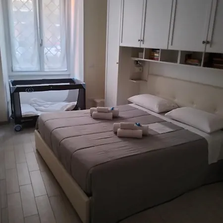아파트 La Casa Di Ludovica All'appio Latino *
